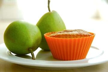 billede med pæremuffins med hvid chokolade