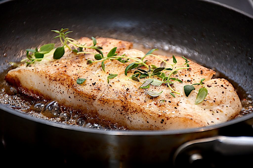 Billede af pandestegt hellefisk.