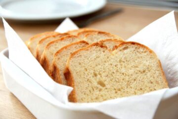 Lækkert og hjemmebagt franskbrød gør altid lykke. Foto: Guffeliguf.dk.