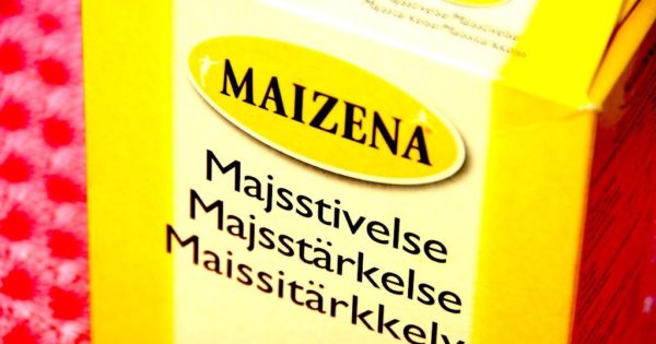 Maizena majsstivelse er en nem måde at jævne sovse, supper og meget andet på. Her er en guide til hvor meget Maizena du skal bruge. Og det gode ved majsstivelsen er, at den er både glutenfri og laktosefri. Foto: Madensverden.dk.