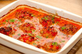 Billederesultat for hakkebøffer med baconflødesovs