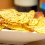 billederesultat for hjemmelavede kartoffelchips