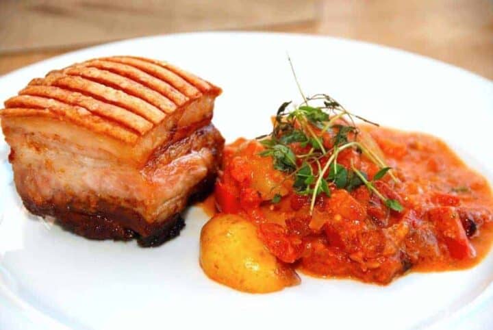 grillet svinebryst med italienske flødekartofler