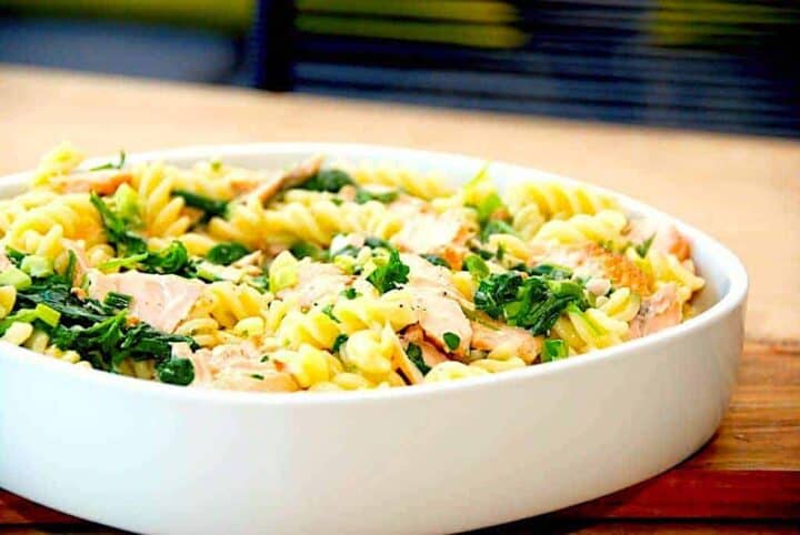 laks med spinat og pasta