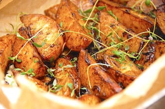 billede med karamelliserede kartoffelbåde