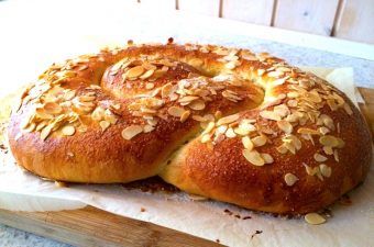 billederesultat for hjemmebagt kringle med marcipan
