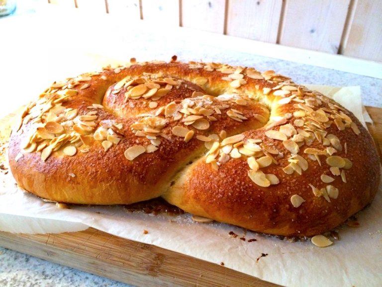 billederesultat for hjemmebagt kringle med marcipan