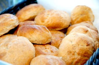 små yoghurtbrød - hjemmelavede kuvertbrød