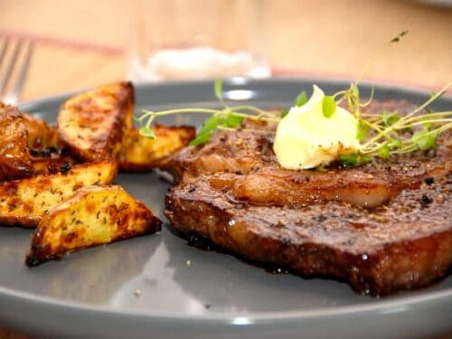 Smørstegt ribeye med bådkartofler