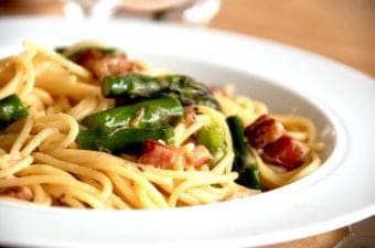 Billede resultat for spaghetti med bacon og cremet flødesauce