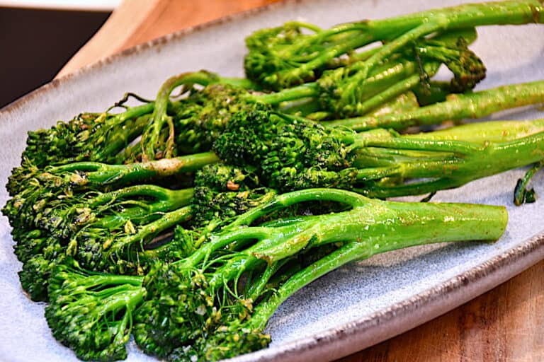 Billede med aspargesbroccoli bimi broccolini.