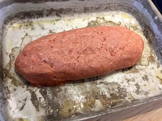 billede med farsbrød formet til forloren hare
