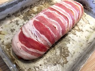 billede med forloren hare pakket ind i bacon