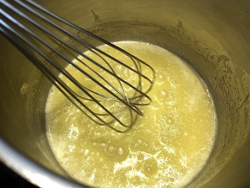 billede med smeltet smør til persillesovs