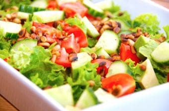 Billede resultat for nem avocadosalat med tomat