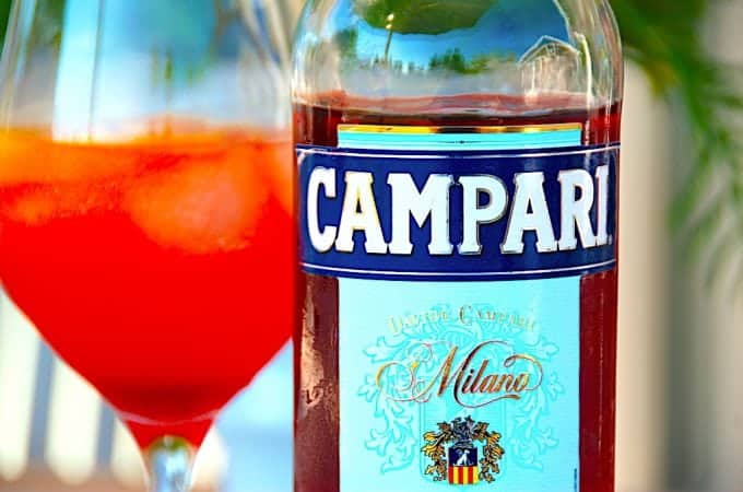 Billede med campari flaske og drink