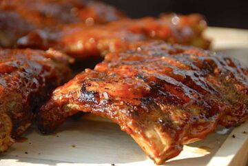 billede med verdens bedste spareribs i grill