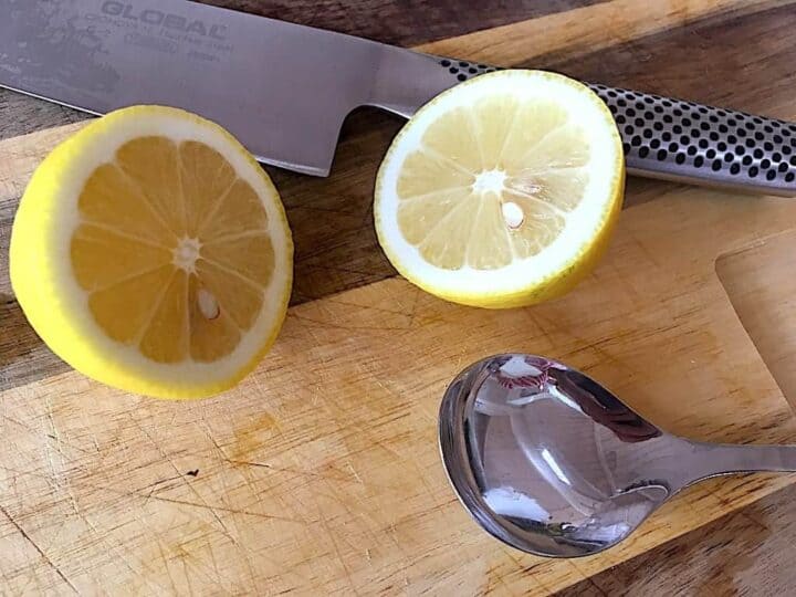 billede med citron til brombærmarmelade