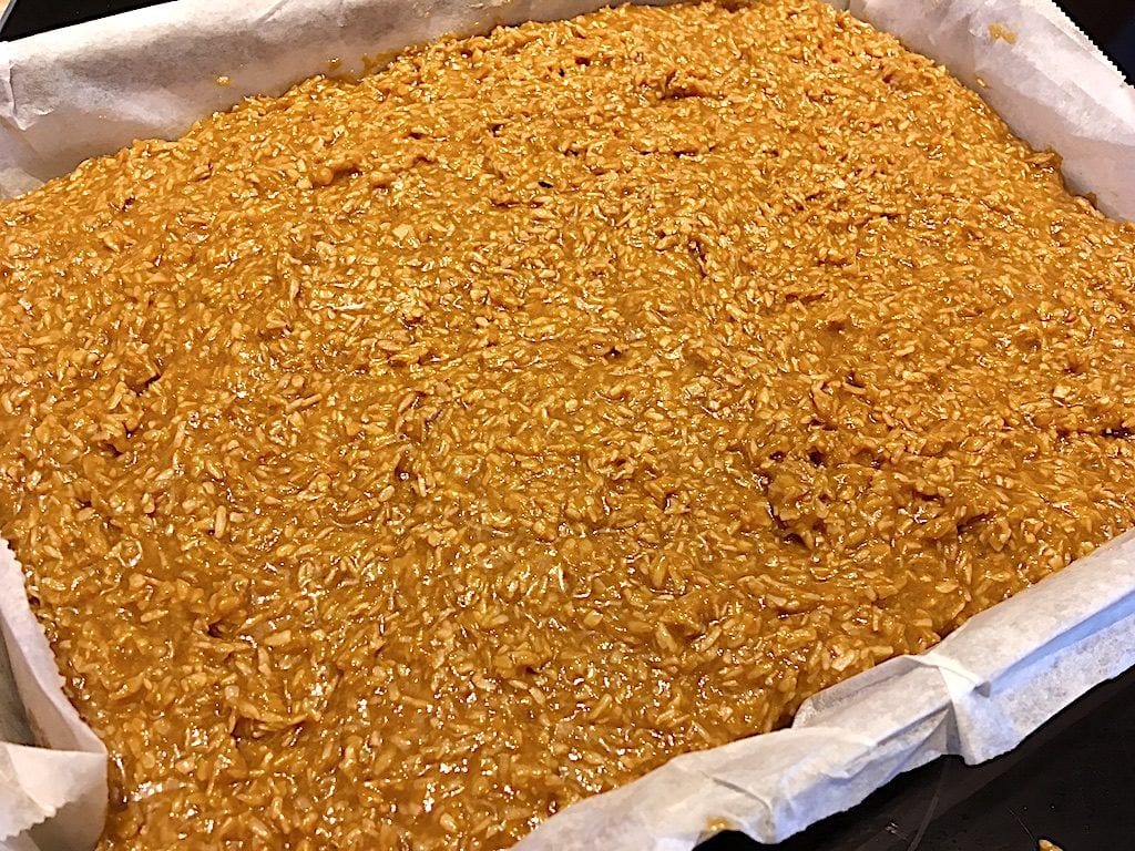 billede med kokostopping på drømmekage
