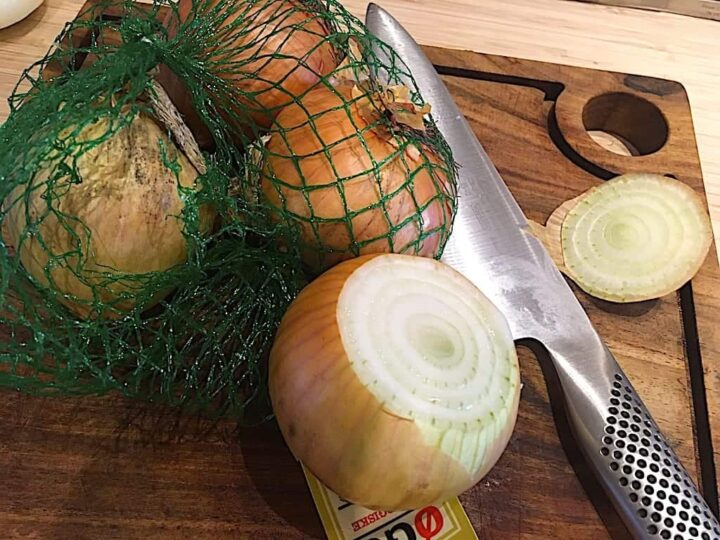 billede med løg til løgsuppe