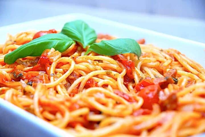 billede med one pot spaghetti med chorizo