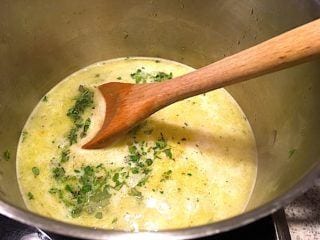 billederesultat for grønkålssuppe med bagekartofler