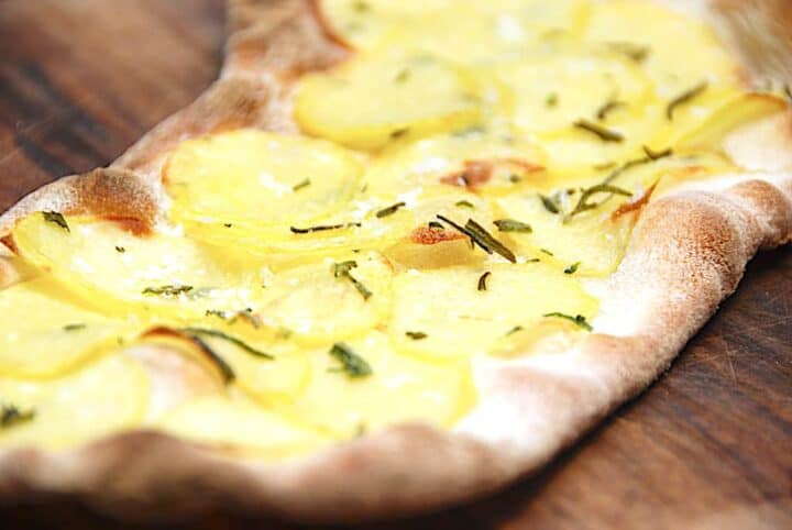 kartoffelpizza med rosmarin