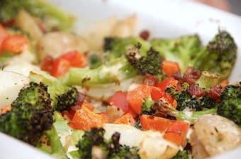 baconfad med kartofler og broccoli