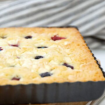 blondie med blåbær hvid chokoladekage