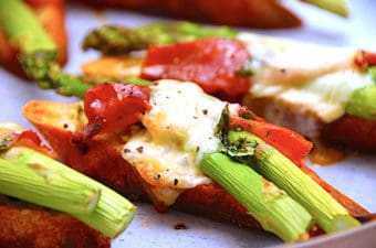 billede med crostini med asparges og skinke