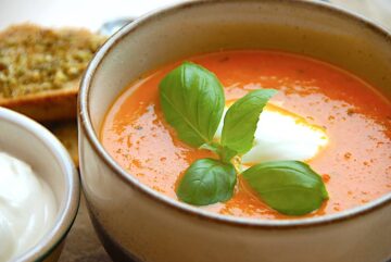 tomatsuppe med creme fraiche