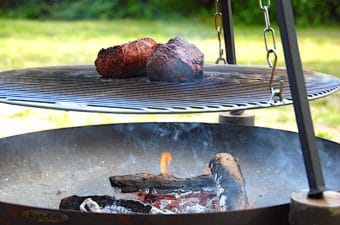 billede med oksemørbrad på bål