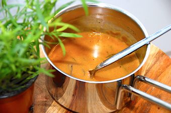 Billede med estragonsauce.