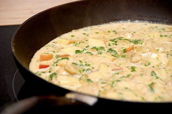 svampeflødesauce med æble
