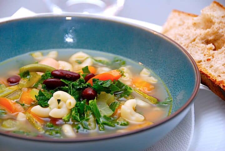 Billede af italiensk grøntsagssuppe.