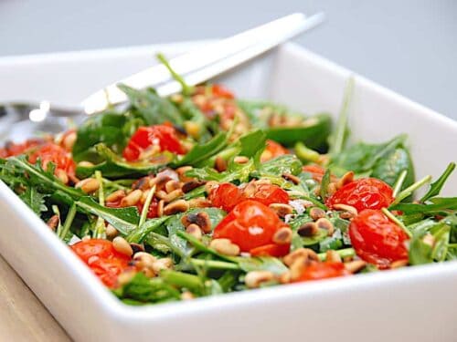 salat med bagte tomater