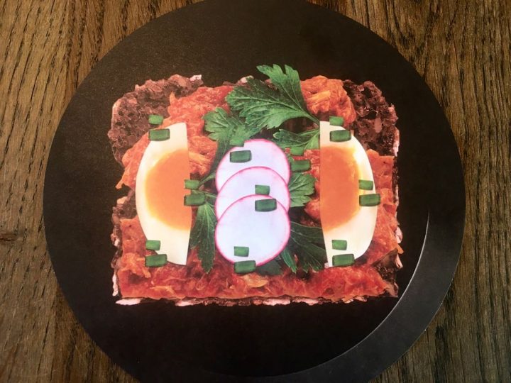 Billede af hjemmelavet makrel i tomat.