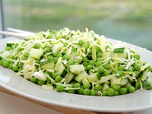 billede til ærtesalat med spidskål