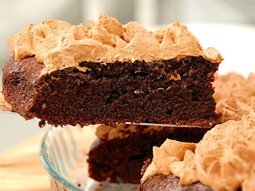 billede med black magic kage med chokolade mousse
