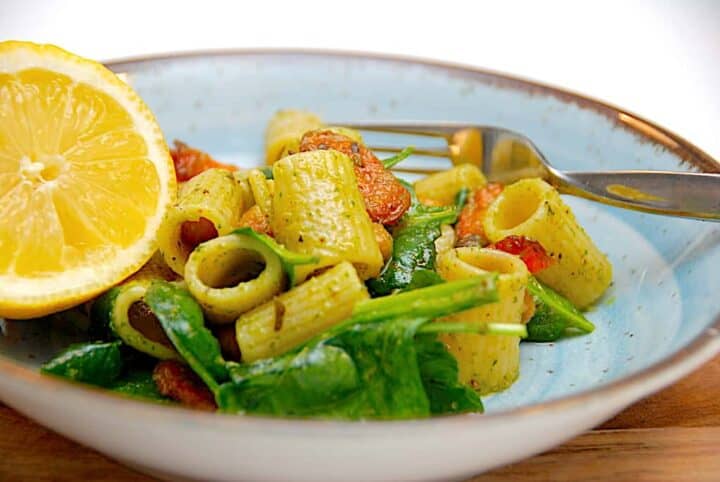 pasta med bagte gulerødder og kikærter