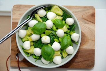spinatsalat med edamamebønner