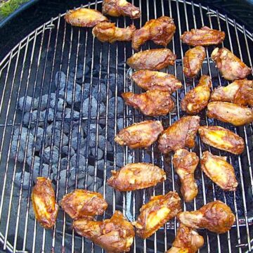 chicken wings med blue cheese dressing