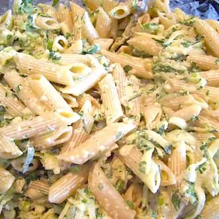 Grøn pastasalat med creme fraiche dressing