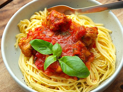 billede med pasta med kyllingekødboller
