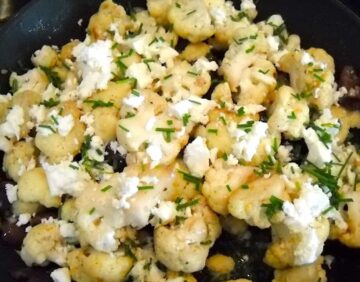 billede med stegt blomkål med feta
