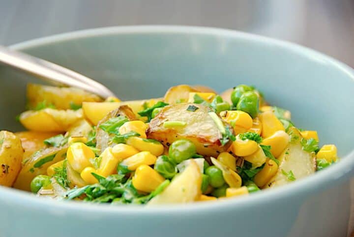 billede med grøn kartoffelsalat