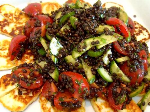 billederesultat for halloumi ost med linsesalat