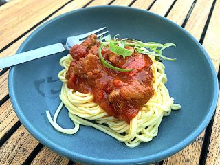 billederesultat for oksekød i tomatsauce med frisk pasta