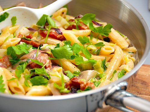 billederesultat med pasta med bacon og spidskål