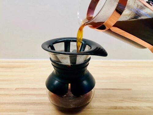 Du kan sagtens lave din egen cold brew kaffe. Metoden er simpel og din næse og smagsløg vigtige redskaber, når du skal lave den. Foto: Charlotte Mithril / Madensverden.dk